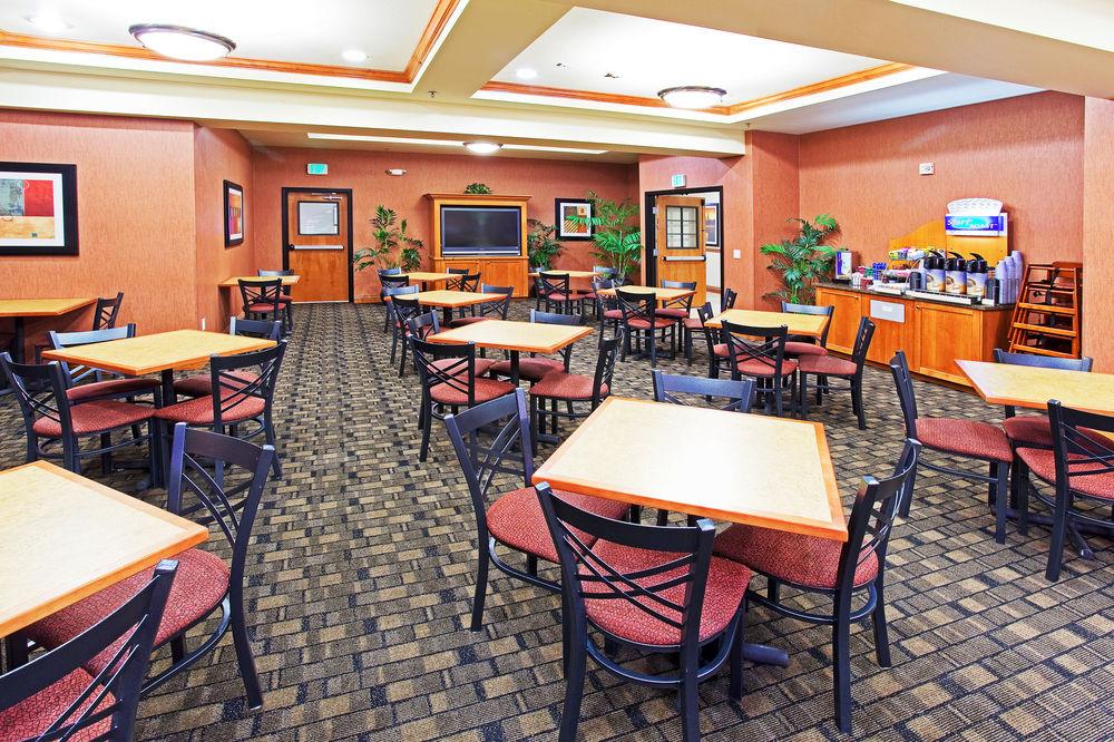 Holiday Inn Express Hotel Vernal By Ihg Bagian luar foto