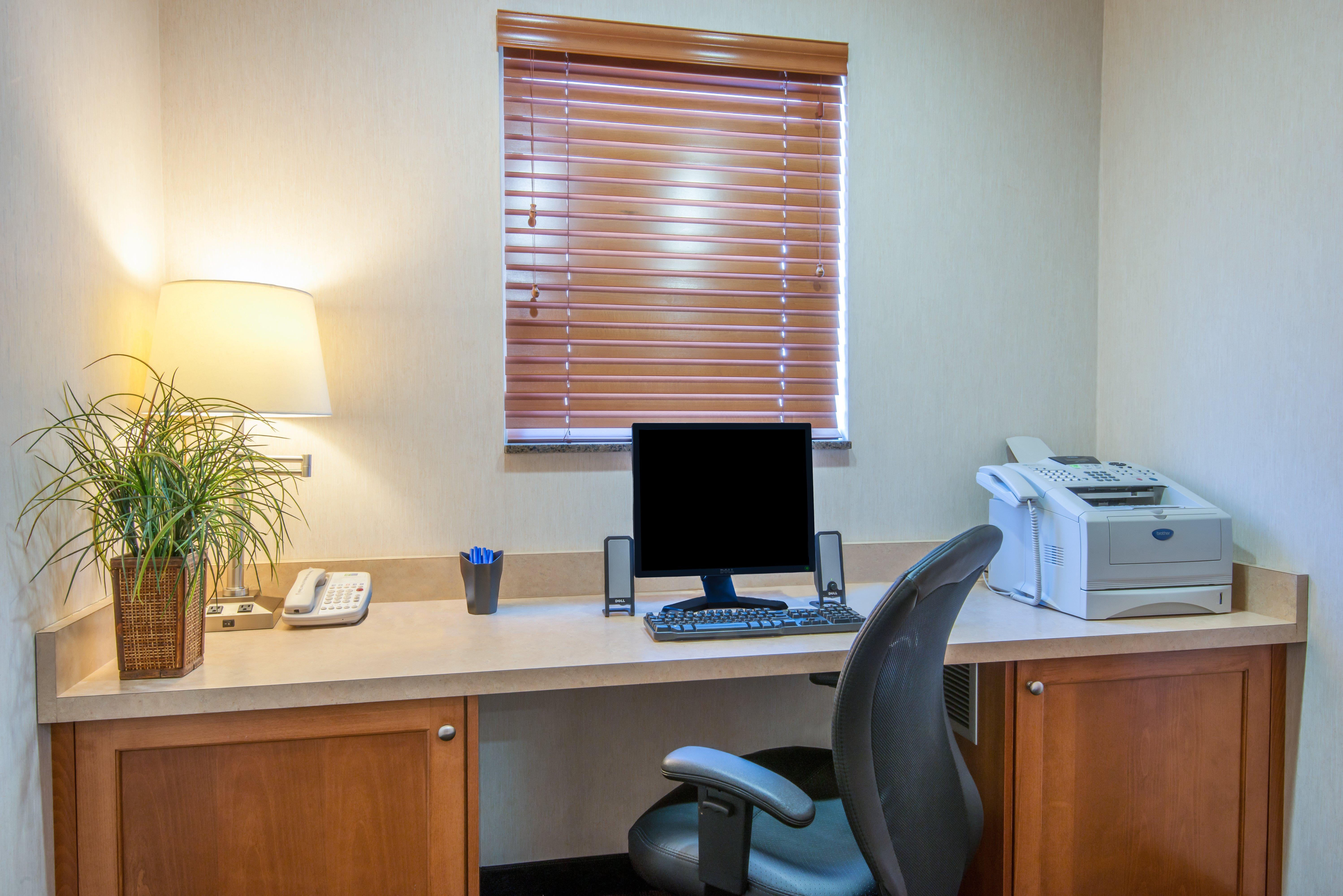 Holiday Inn Express Hotel Vernal By Ihg Bagian luar foto