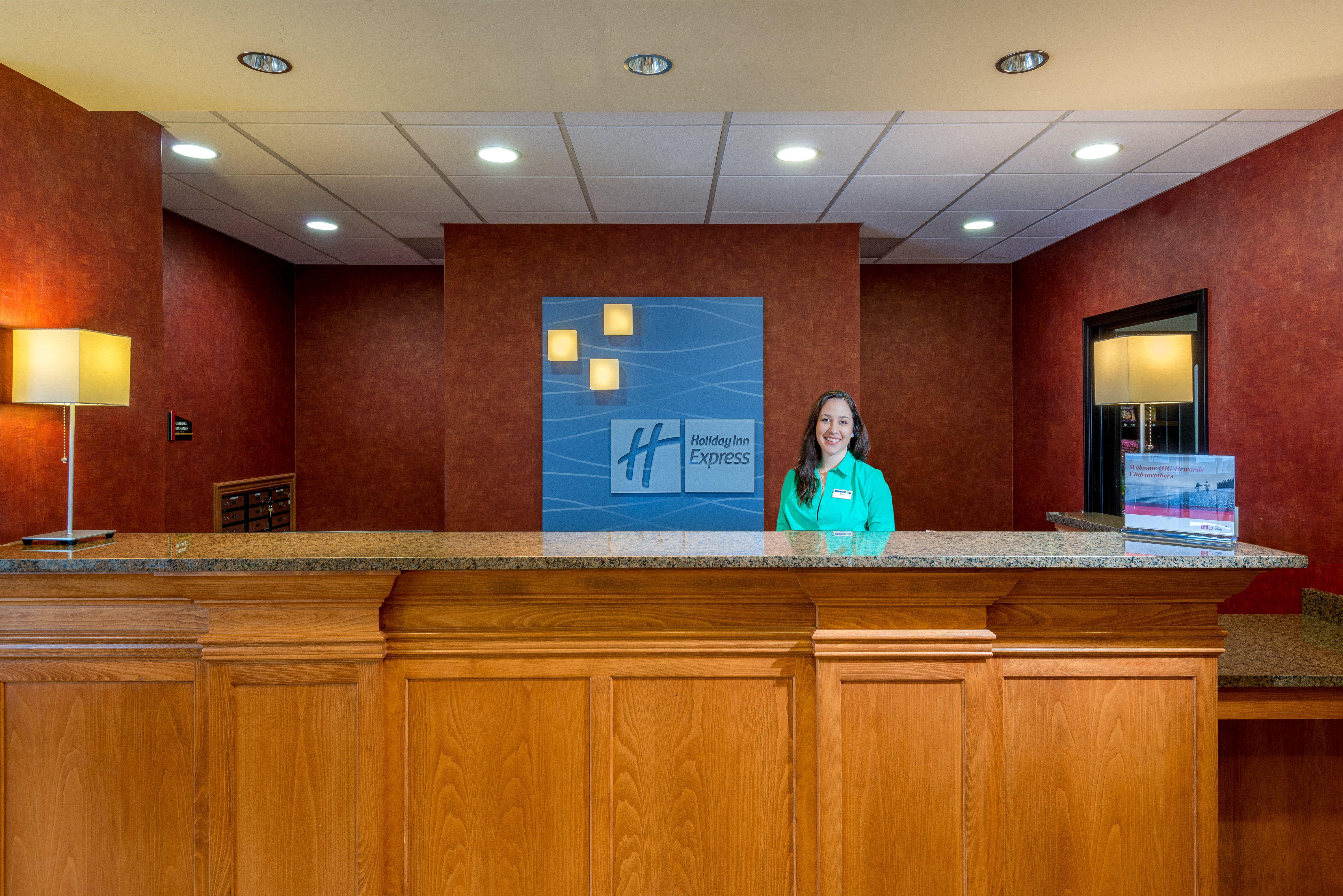 Holiday Inn Express Hotel Vernal By Ihg Bagian luar foto