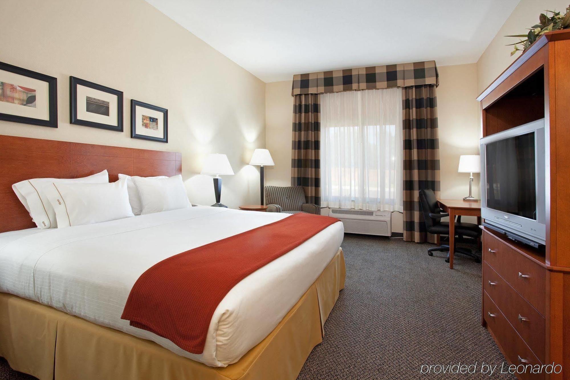 Holiday Inn Express Hotel Vernal By Ihg Bagian luar foto